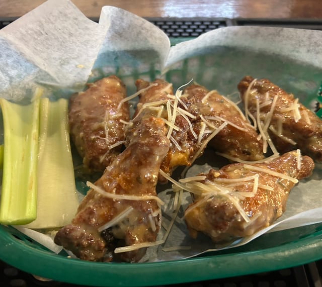Oven Roasted Wings (6)(+3 Celery).